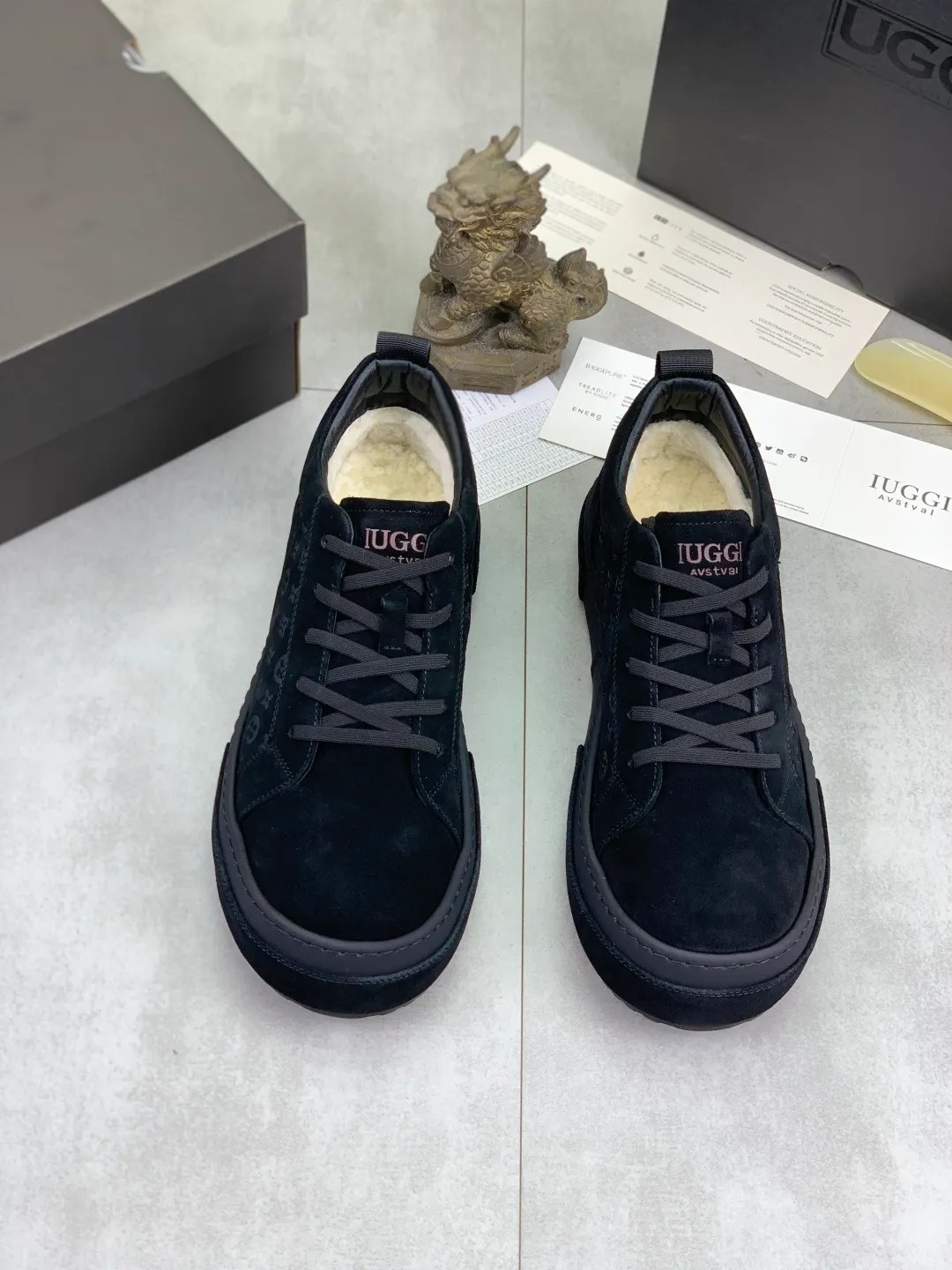 Men's men's shoes 💰P600 New arrival 🆕🆕🆕 IUGGI new retro presbyopic men's shoes Casual and versatile, full of high-end sense, fashionable and luxury style, joint model, retro presbyopic factor, full of handsome style, first layer suede cowhide, wool lining, rubber outsole, light and non-slip size: 39-44, three colors 9681-c22